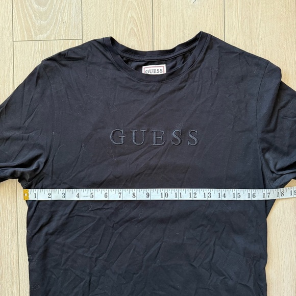 GUESS Logo Embroidered Women’s Classic Black Tee Size Small - Picture 2 of 8